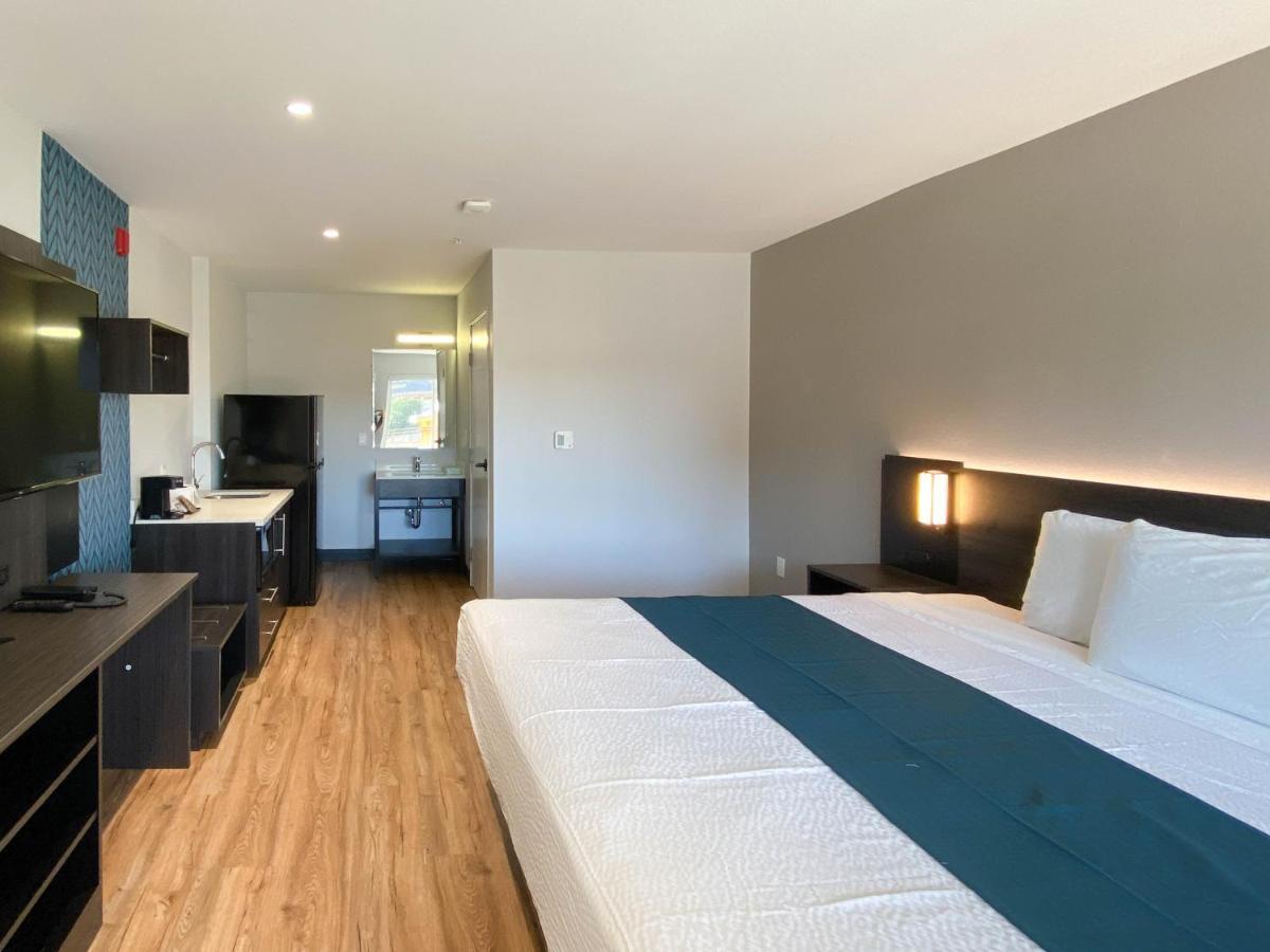 Studio 6 Suites Stockton, Ca Waterfront Bagian luar foto