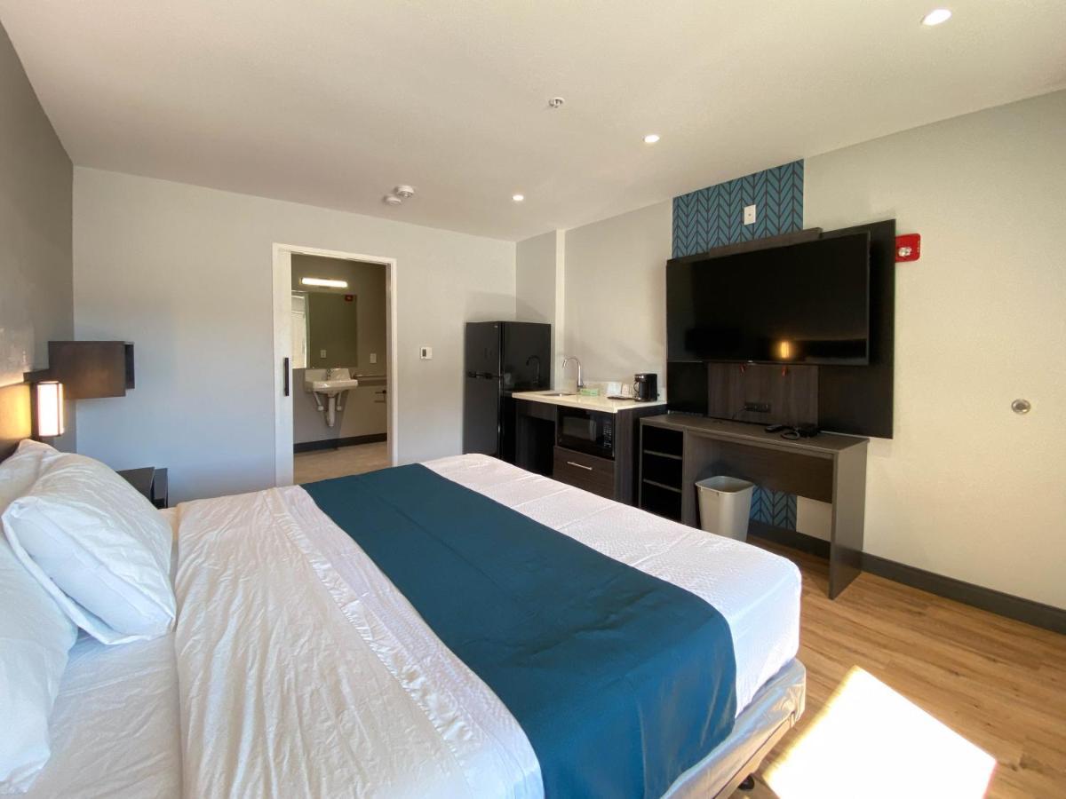 Studio 6 Suites Stockton, Ca Waterfront Bagian luar foto